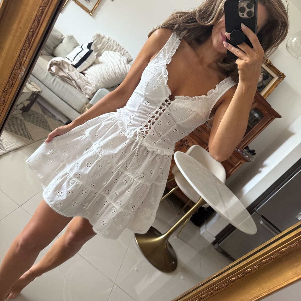 H&M White Eyelet Lace-Up Mini Skirt Set